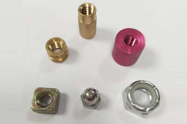 Thread internal produk naha sanggeus electroplating mindeng ngonci huntu atawa konci kana fenomena?