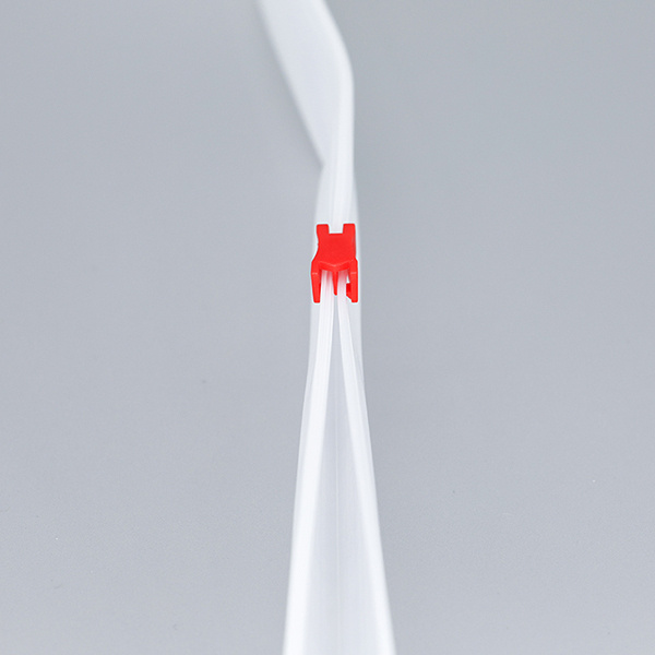 5 molded plastic zipper2