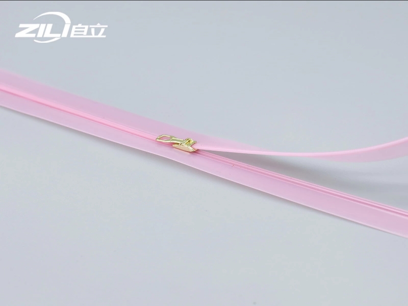 Advantages of Plastic Zippers