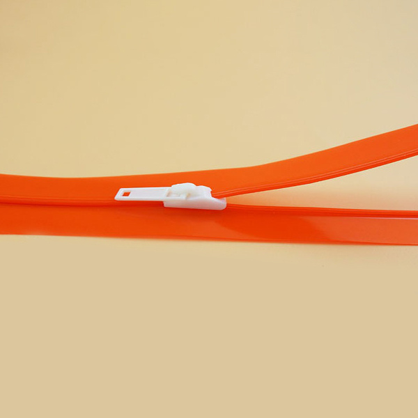 How to fix a plastic zipper on the g