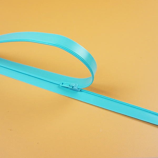 Dependable zipper for heavy duty gear and equipment