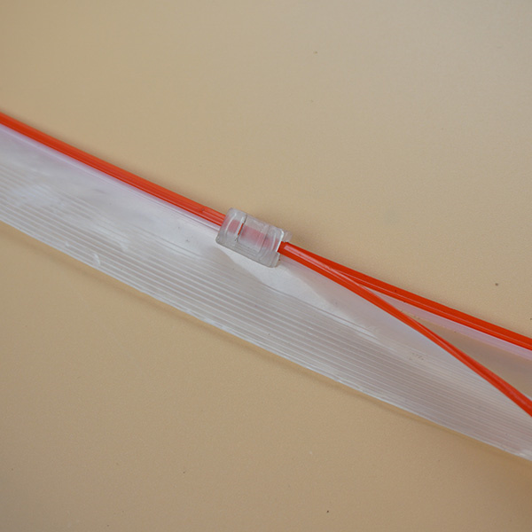 Easy-to-Use Zipper Bags for Effortless Packaging and Transport.