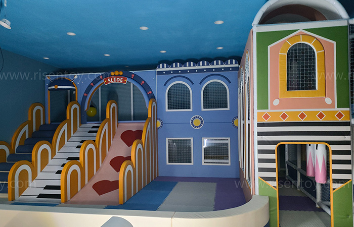 Malaysia Children Indoor Playground Area With Ball Pool And Trampoline