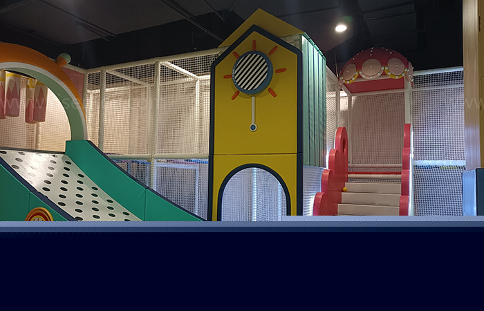 Commerciële indoor familie-activiteitencentrum multifunctionele trampoline in Japan