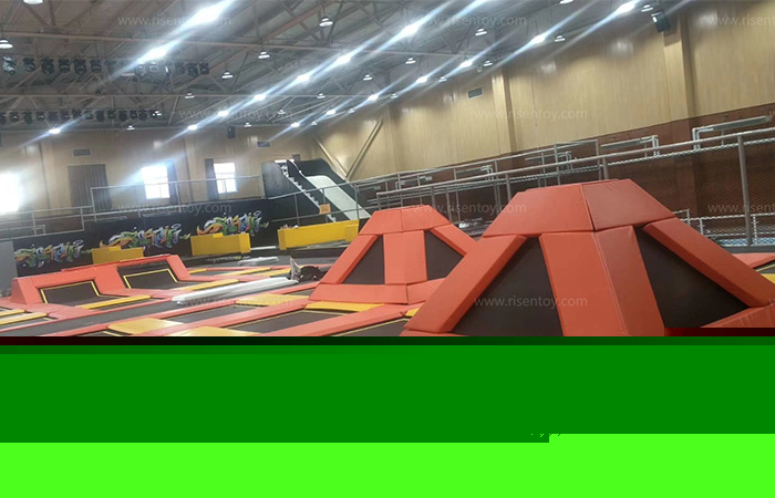 4000㎡ Indoor trampoline-avonturenpark voor kinderen in magazijn