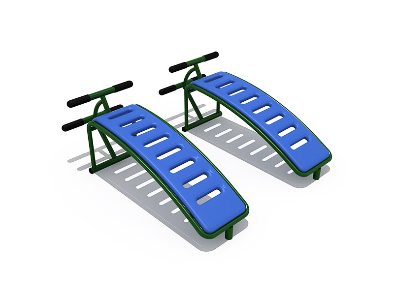 Тренажеры на открытом воздухе для силовых тренировок всего тела в парке