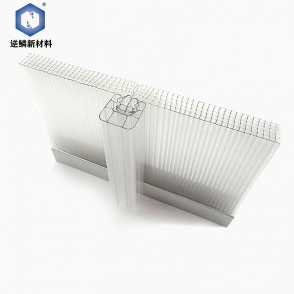 Factory Direct Sale Outdoor U Lock interlocking hollow Polycarbonate Sheet for Partition or Greenhouse