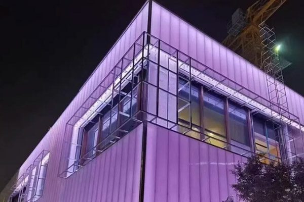 Polikarbonaat-inprop-sonpaneel - nuwe liefling van kleurveranderende luminescerende gordynmuurpaneel