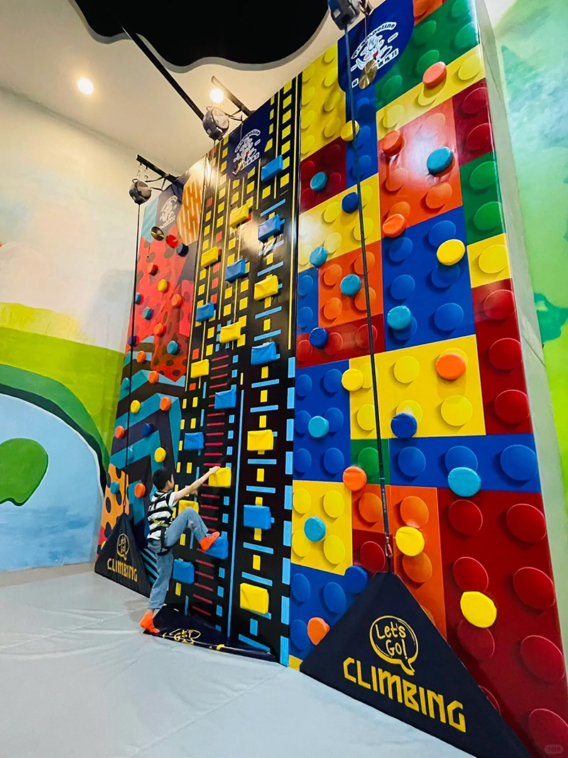 ninja warrior climbing structure application for gym school family entertainment center