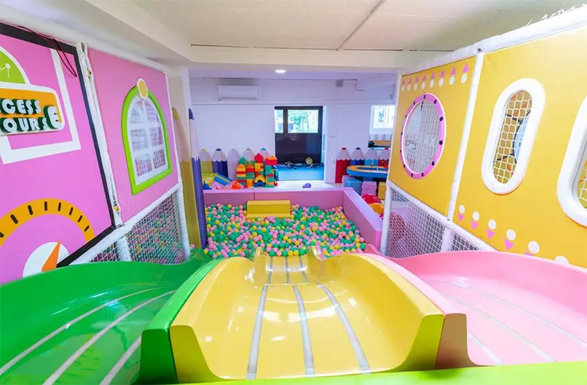 Indoor-Childrens-Playground-1
