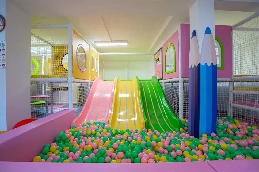 indoor-childrens-play