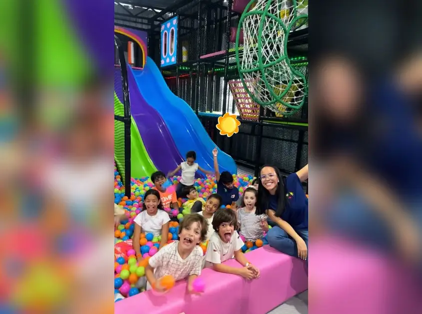 mercato al coperto per parchi giochi per bambini